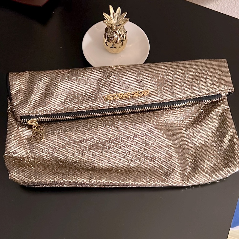 ✨💛 Victoria’s Secret Gold Sparkle Clutch Purse 💛✨